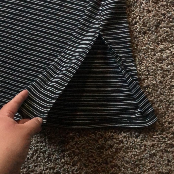 Old Navy long shirt with slits on side, size Large - Picture 3 of 4